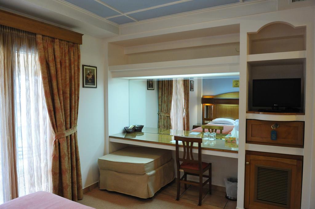Katerina Hotel Atény