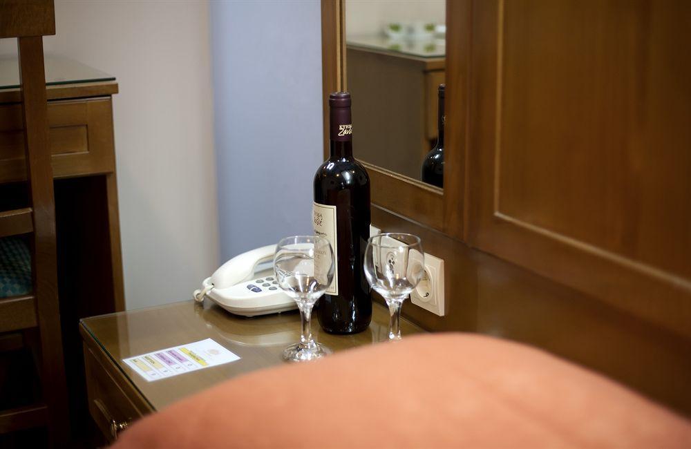 Hotel Katerina 3*